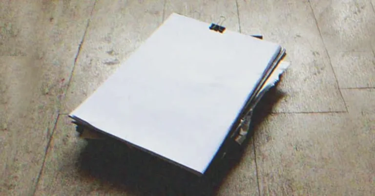 Woman splits rent with boyfriend for years until she finds the apartment papers - Story of the Day