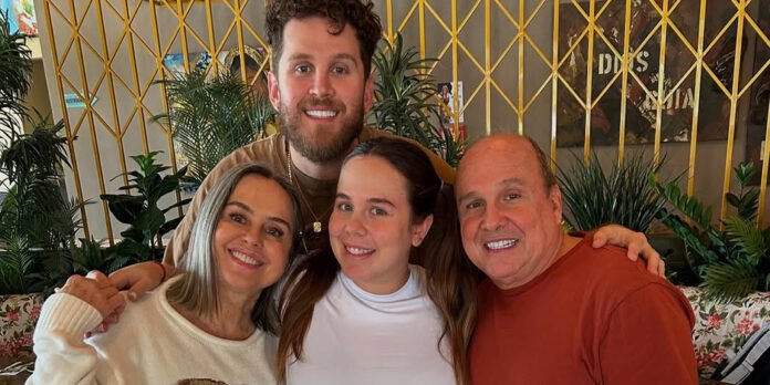 Los Chicaneros' daughter criticized for controversial post amid her mother's diagnosis Los Chicaneros' daughter criticized for controversial post amid her mother's diagnosis